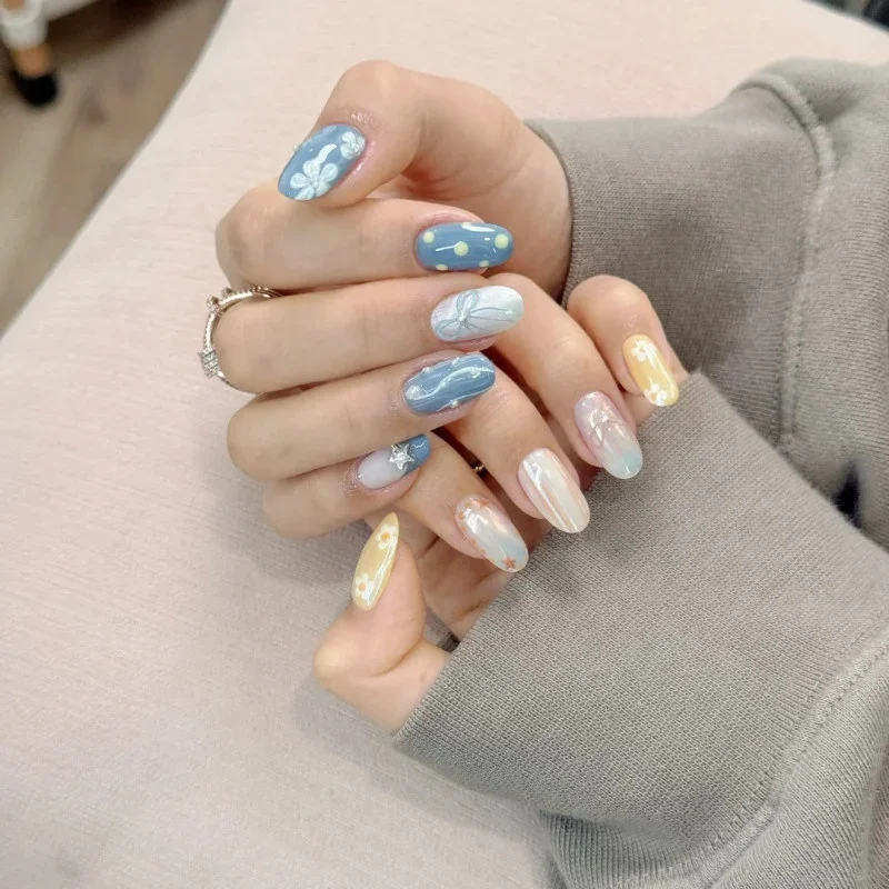 những màu sơn móng tay làm trắng da