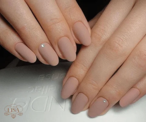 Top 6 tone màu nail dành cho các nàng sở hữu làn da ngăm