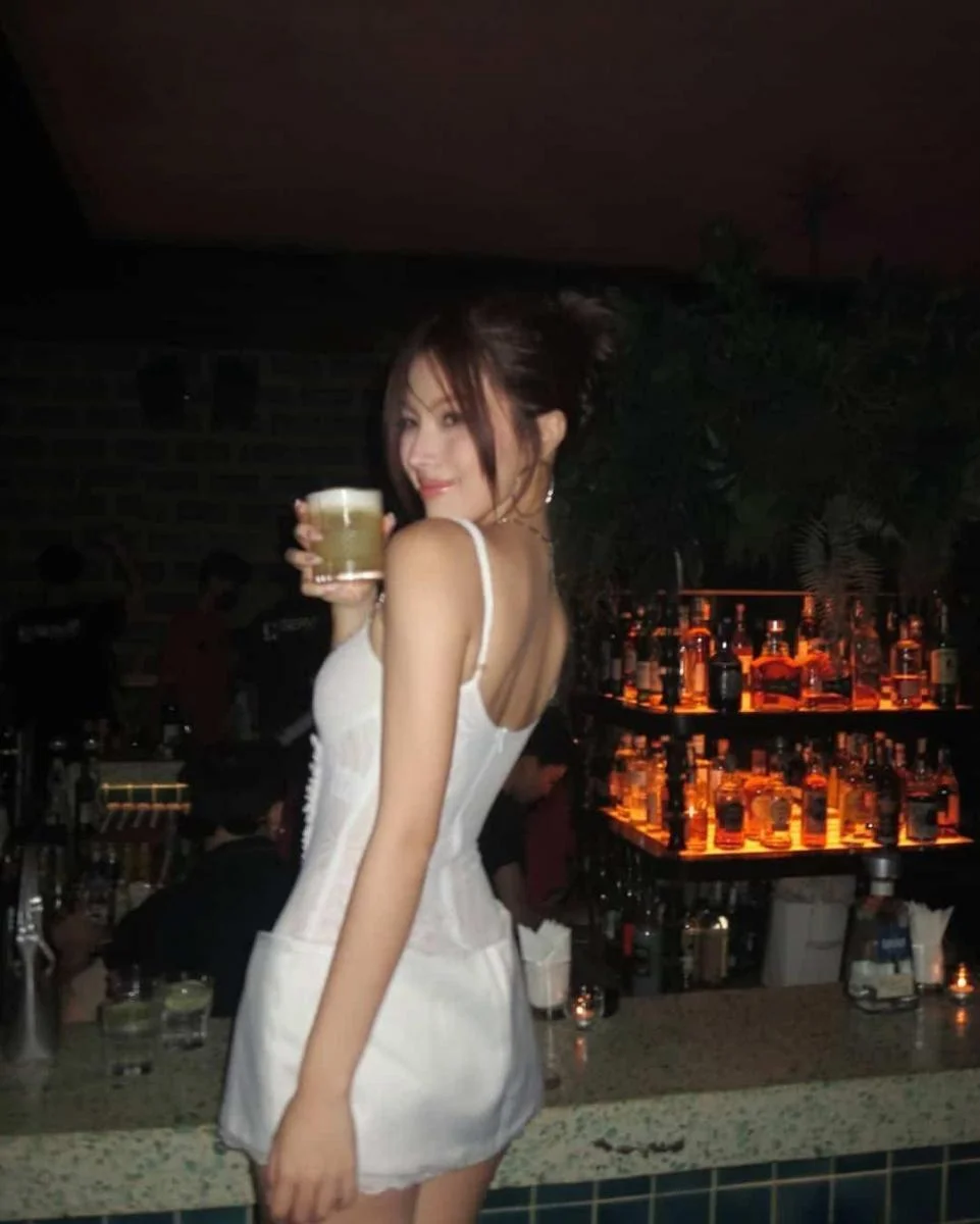 Ảnh gái xinh ngực to đùi đẹp