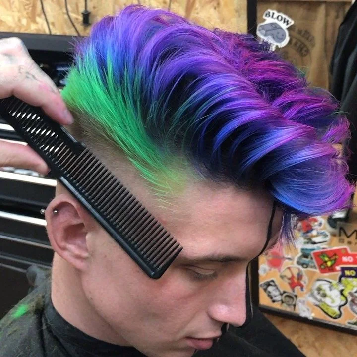 1,231 Me gusta, 38 comentarios - Jarredsbarbers (@jarredsbarbers) en Instagram: "@manicpanic_uk electric l… | Men hair color, Long hair styles men, Mens hair