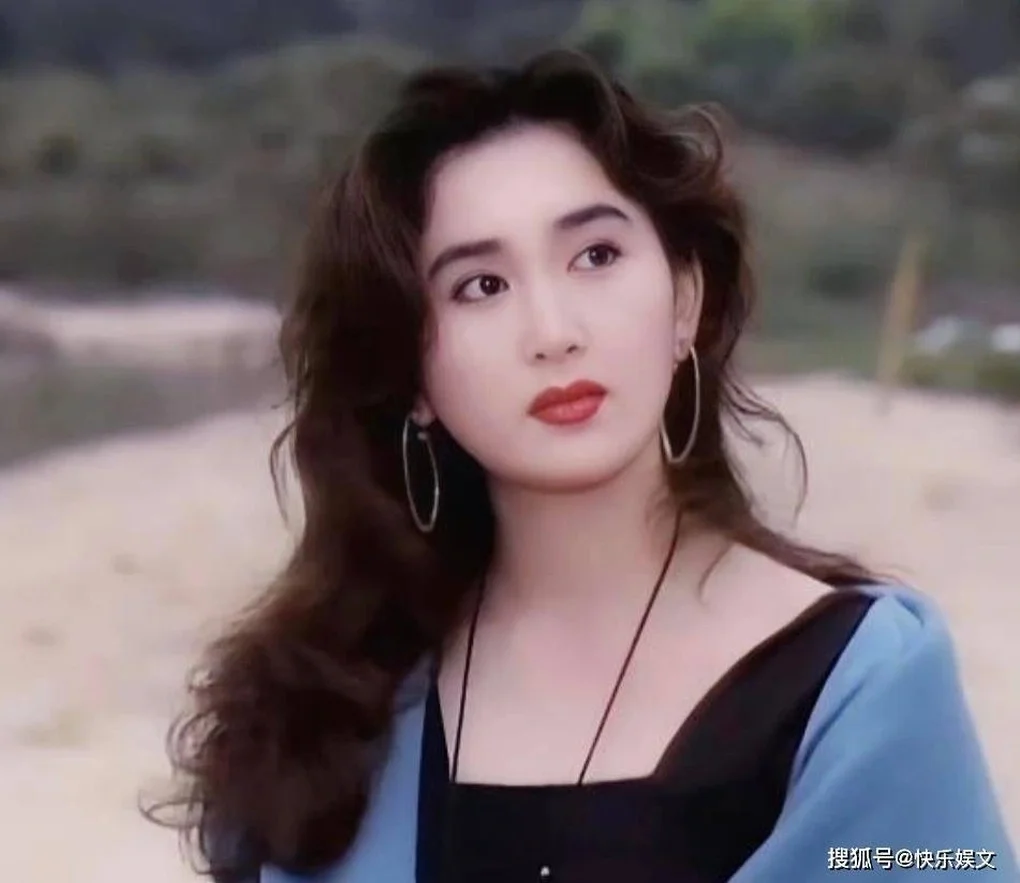 Tuổi thơ sóng gió của "Nữ hoàng cảnh nóng" Ôn Bích Hà