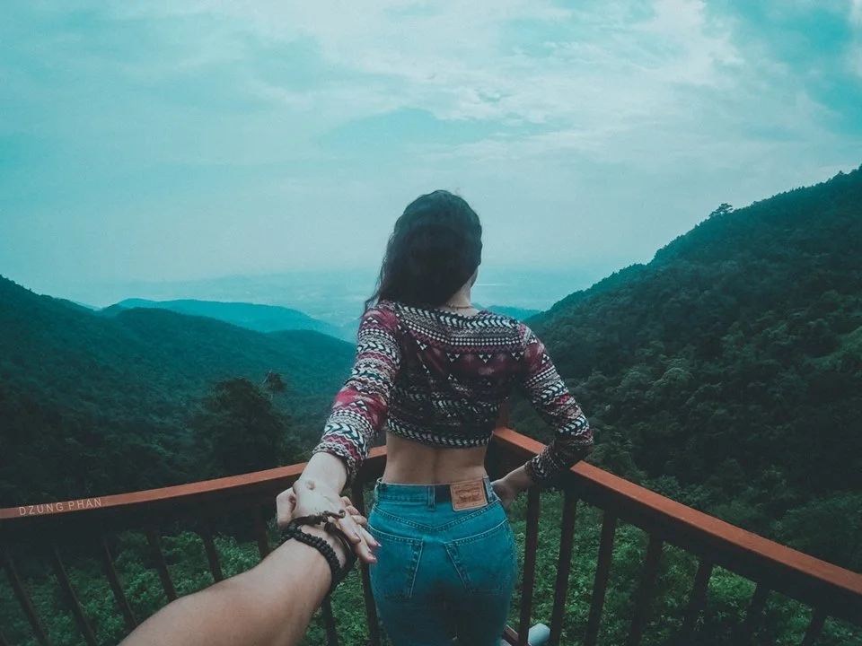 Đây chính là bộ ảnh "Nắm tay em đi khắp thế gian" phiên bản Việt đẹp và lãng mạn nhất!