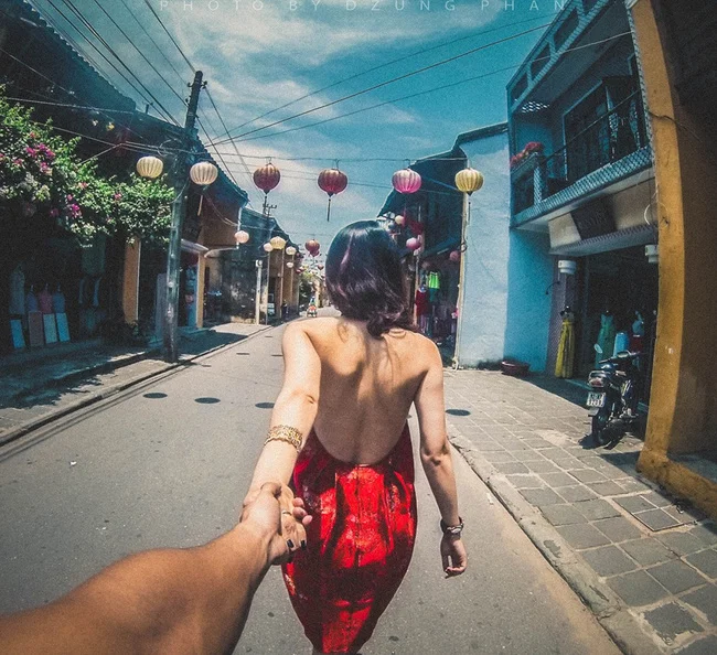 Bộ ảnh "Nắm tay em đi khắp thế gian" phiên bản Việt đẹp nhất!