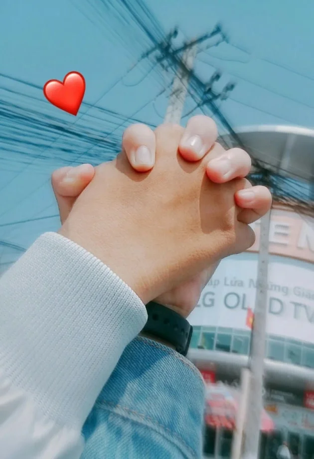 Chiêm ngưỡng hình ảnh nắm tay đẹp học sinh lung linh sắc màu