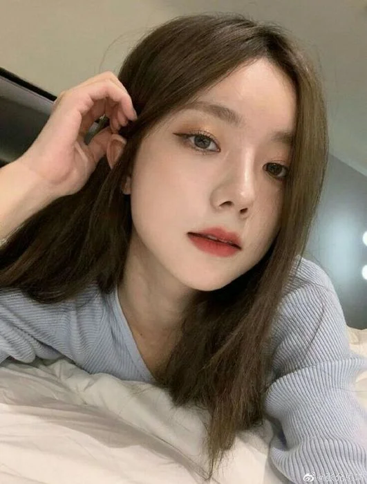 Hơn 100 bức ảnh gái xinh đẹp để làm Avatar
