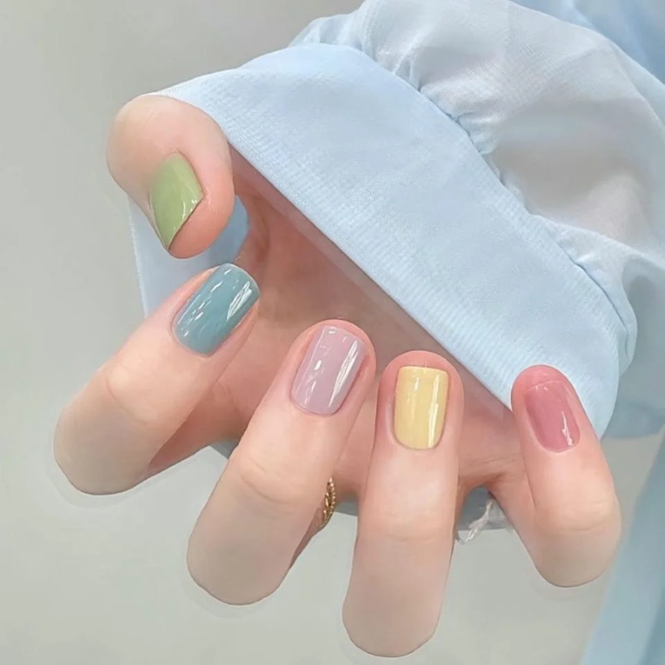 Móng tay màu Pastel đẹp, nhẹ nhàng