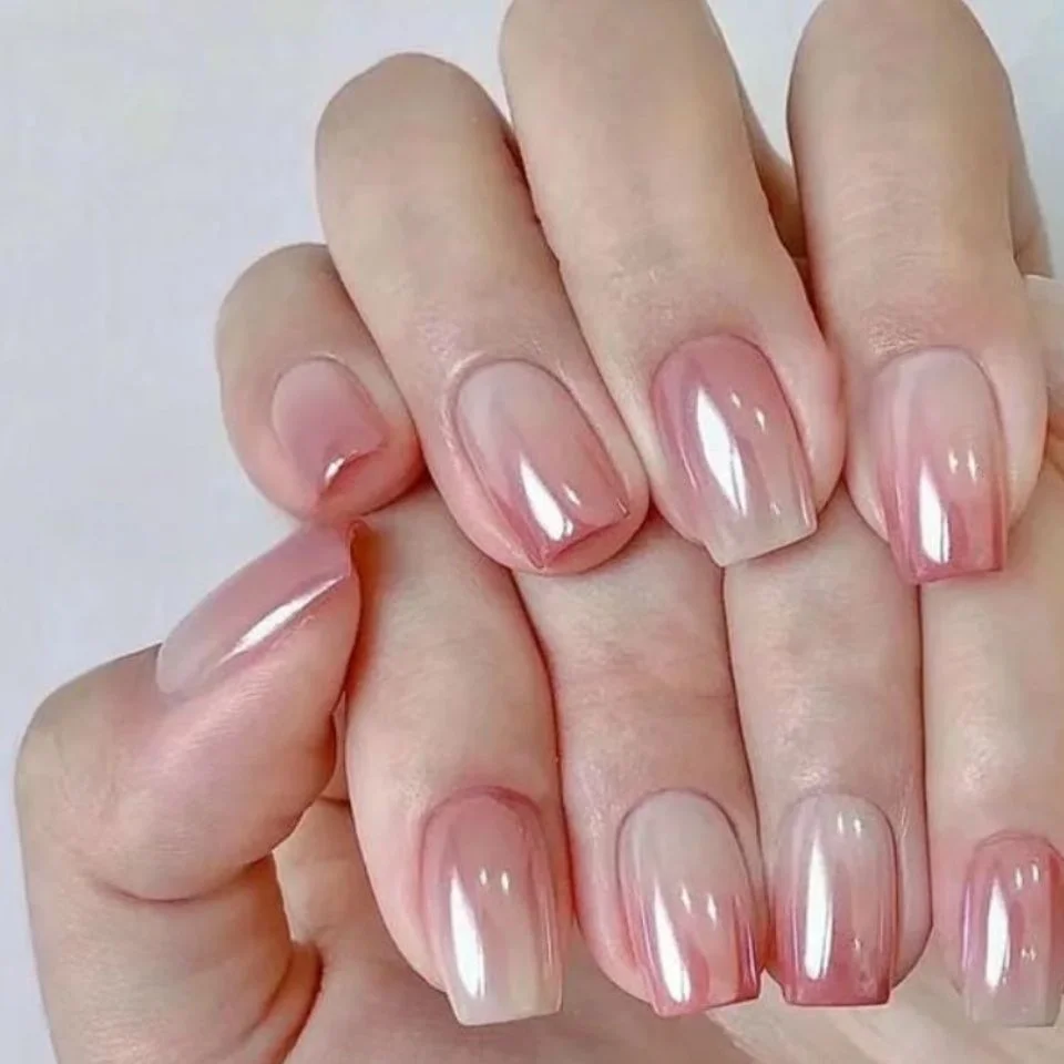 Móng tay tráng gương trendy