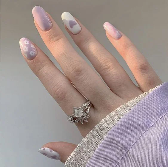 Nail sơn màu tím pastel phù hợp với mọi cô nàng thích sự nhẹ nhàng